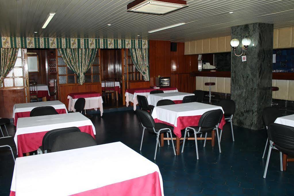 Hotel Marques De Santillana Torrelavega Bagian luar foto