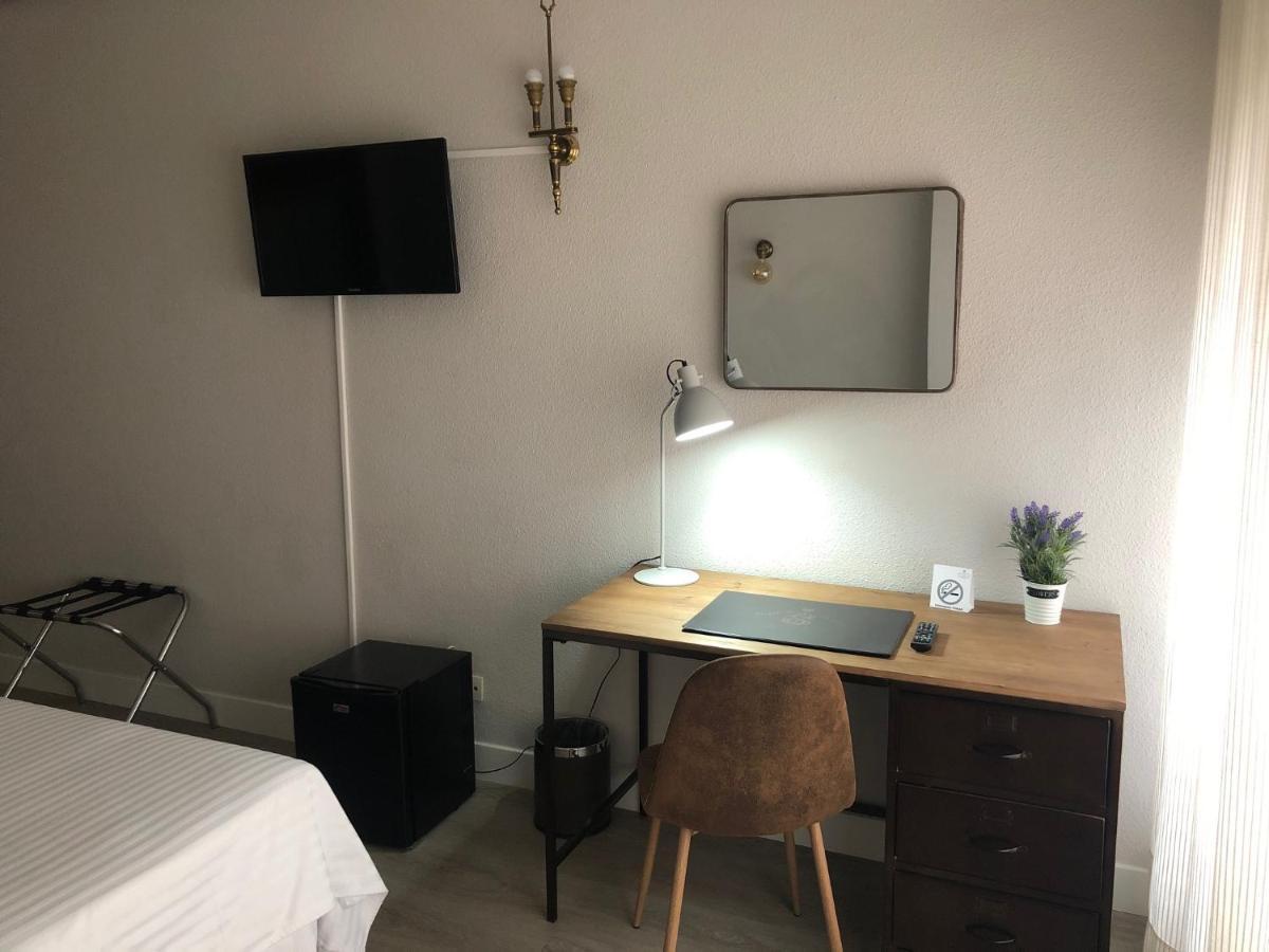 Hotel Marques De Santillana Torrelavega Bagian luar foto